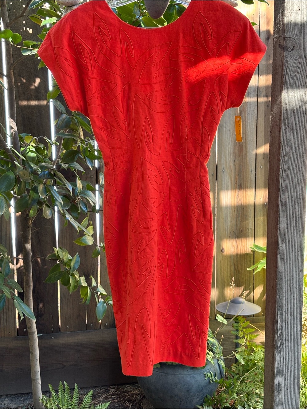 Vintage Midi Dress Short Sleeves Form Fitting w/ V Neck back Size 8 NWT!
